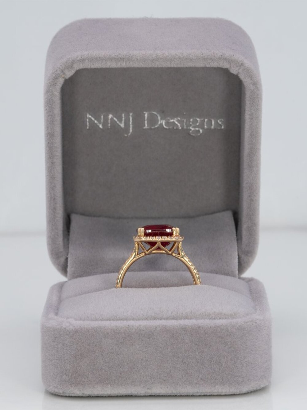 7.6Ct Madagascar Ruby Ring with Earth-Mined Diamond Accents: Solid 14K Gold - Picture 5 of 9